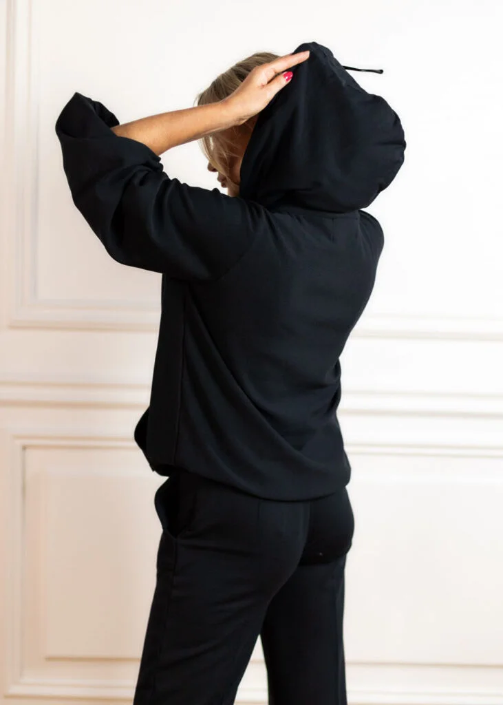 Bluza z kapturem - czarna - Ariana Black - 2